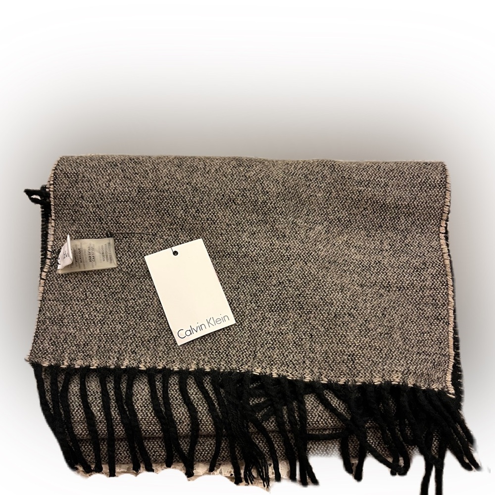 Calvin Klein Scarf nwt - Picture 5 of 15